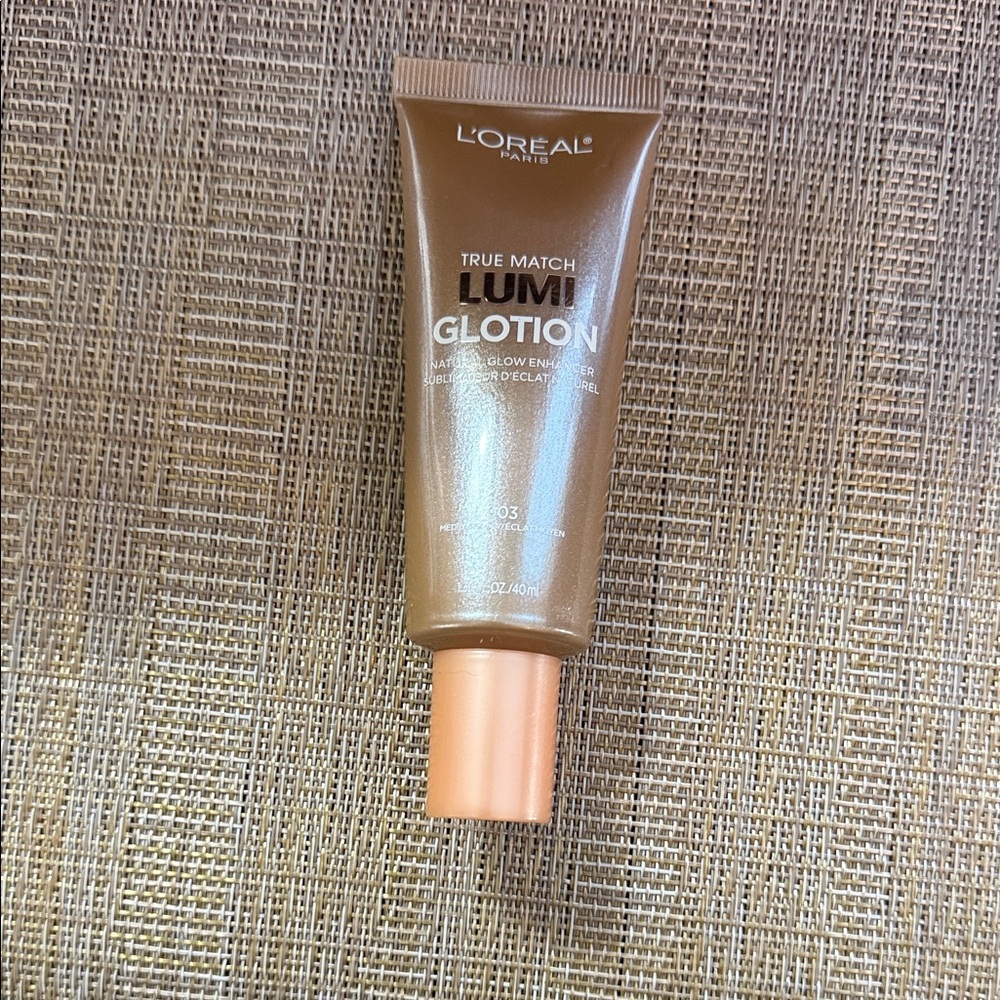 L'Oreal True Match Lumi Glotion
Shade 903 medium glow
1.35 fluid ounce
